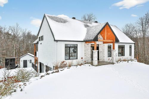 62 Rue Monette  Saint-Hippolyte, QC J8A 0G1