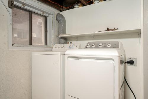 Bathroom - 3567 Av. Girouard, Montréal (Côte-Des-Neiges/Notre-Dame-De-Grâce), QC - Indoor Photo Showing Laundry Room