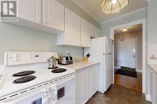 308 - 40 Baif Boulevard, Richmond Hill, ON - Indoor Photo Showing Kitchen