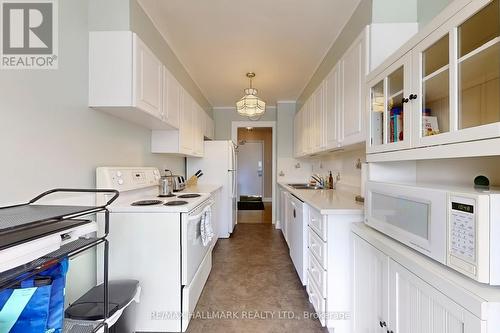 308 - 40 Baif Boulevard, Richmond Hill, ON - Indoor Photo Showing Kitchen