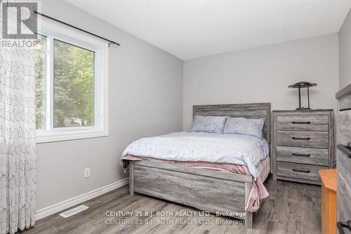 7972 County 13 Road, Adjala-Tosorontio, ON - Indoor Photo Showing Bedroom