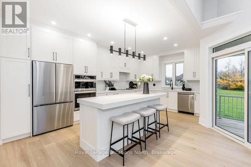 6 Butternut Crescent, Wasaga Beach, ON - Indoor Photo Showing Kitchen With Upgraded Kitchen
