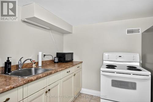 762 Cameron Street, Peterborough (Otonabee Ward 1), ON - Indoor Photo Showing Kitchen