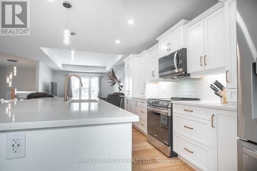 46 Liam Street, Petawawa, ON - Indoor Photo Showing Kitchen With Upgraded Kitchen