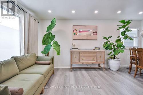 69 Janice Drive, Barrie, ON - Indoor Photo Showing Living Room