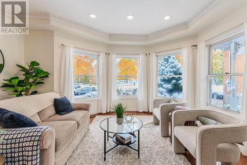 599 Lakeside Avenue, Mississauga, ON - Indoor Photo Showing Living Room