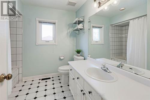 599 Lakeside Avenue, Mississauga, ON - Indoor Photo Showing Bathroom