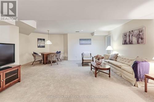 599 Lakeside Avenue, Mississauga, ON - Indoor Photo Showing Living Room