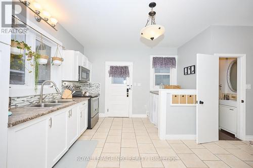 138 Young Street, Welland (Welland Downtown), ON - Indoor Photo Showing Kitchen With Double Sink