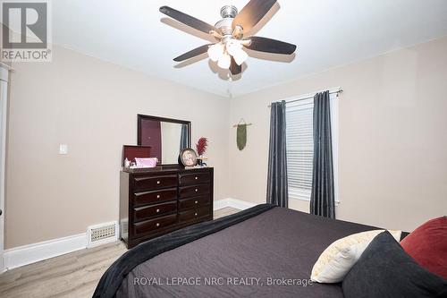 138 Young Street, Welland (Welland Downtown), ON - Indoor Photo Showing Bedroom