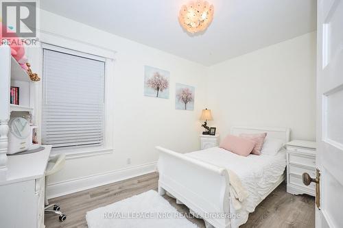 138 Young Street, Welland (Welland Downtown), ON - Indoor Photo Showing Bedroom