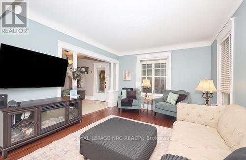 138 Young Street, Welland (Welland Downtown), ON - Indoor Photo Showing Living Room