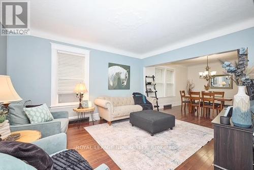 138 Young Street, Welland (Welland Downtown), ON - Indoor Photo Showing Living Room