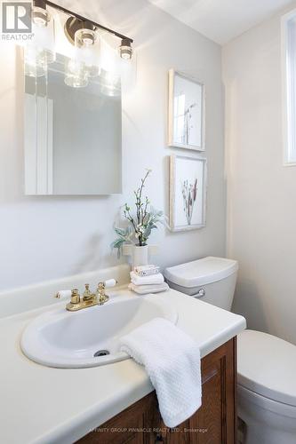 504 Elm Road, Whitchurch-Stouffville (Stouffville), ON - Indoor Photo Showing Bathroom