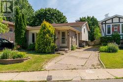 15 HOMESTEAD PLACE  Kitchener, ON N2N 1Z1