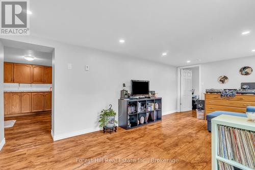 110 Stonybrook Drive, Kitchener, ON - Indoor
