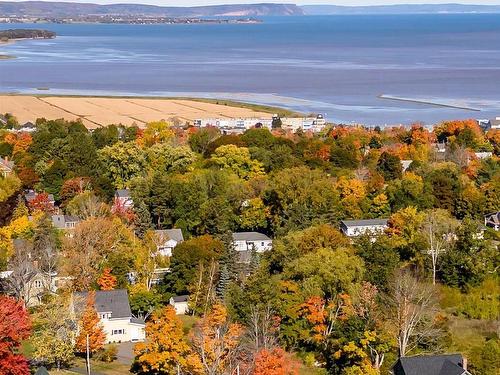 76 Highland Avenue, Wolfville, NS 