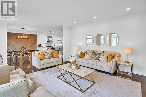 32 Aconitum Way, Ottawa, ON - Indoor Photo Showing Living Room