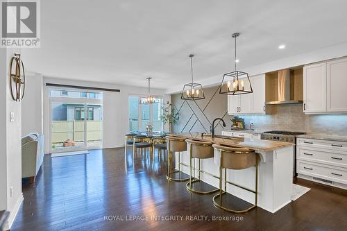 32 Aconitum Way, Ottawa, ON - Indoor Photo Showing Kitchen With Upgraded Kitchen