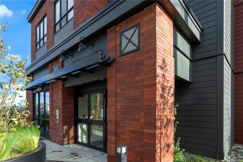 402-201 Dogwood Dr, Ladysmith, BC - Outdoor With Exterior