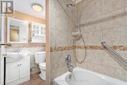 100 Prince Albert Street, Ottawa, ON - Indoor Photo Showing Bathroom