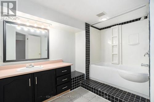 100 Prince Albert Street, Ottawa, ON - Indoor Photo Showing Bathroom