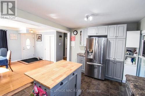 11 Grosvenor Street, St. Catharines (Bunting/Linwell), ON - Indoor Photo Showing Kitchen