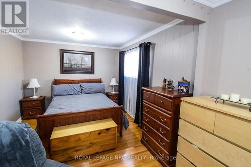 11 Grosvenor Street, St. Catharines (Bunting/Linwell), ON - Indoor Photo Showing Bedroom