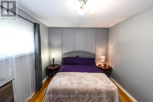 11 Grosvenor Street, St. Catharines (Bunting/Linwell), ON - Indoor Photo Showing Bedroom