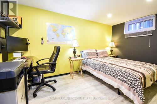 11 Grosvenor Street, St. Catharines (Bunting/Linwell), ON - Indoor Photo Showing Bedroom