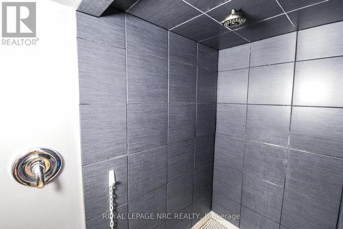 11 Grosvenor Street, St. Catharines (Bunting/Linwell), ON - Indoor Photo Showing Bathroom