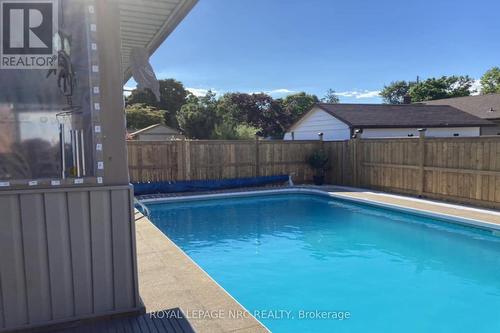 11 Grosvenor Street, St. Catharines (Bunting/Linwell), ON - Outdoor With In Ground Pool With Backyard