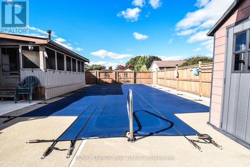 11 Grosvenor Street, St. Catharines (Bunting/Linwell), ON - Outdoor With In Ground Pool