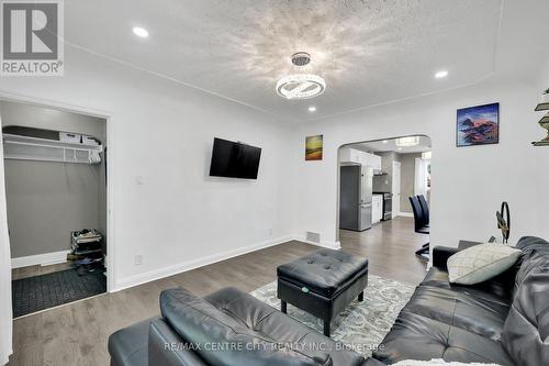 785 Fleet Street, London East (East G), ON - Indoor