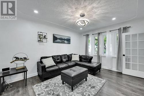 785 Fleet Street, London East (East G), ON - Indoor Photo Showing Living Room
