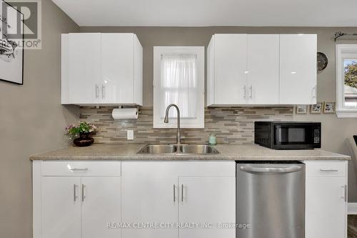 785 Fleet Street, London East (East G), ON - Indoor Photo Showing Kitchen With Double Sink
