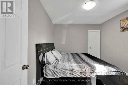 785 Fleet Street, London East (East G), ON - Indoor Photo Showing Bedroom