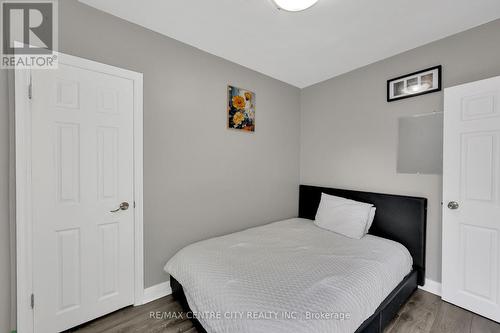 785 Fleet Street, London East (East G), ON - Indoor Photo Showing Bedroom