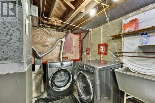 785 Fleet Street, London East (East G), ON - Indoor Photo Showing Laundry Room