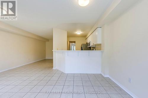 102 - 5260 Mcfarren Boulevard, Mississauga, ON - Indoor Photo Showing Kitchen