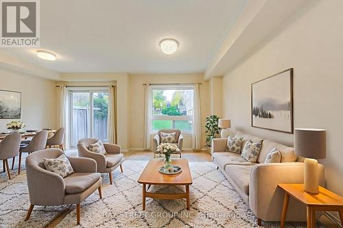102 - 5260 Mcfarren Boulevard, Mississauga, ON - Indoor Photo Showing Living Room