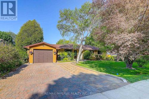 98 BELFRY DRIVE  Newmarket, ON L3Y 3G1