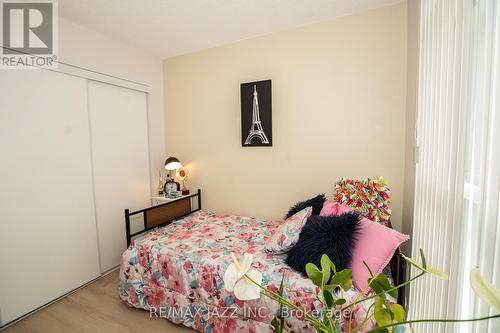 714 - 1600 Charles Street, Whitby (Port Whitby), ON - Indoor Photo Showing Bedroom