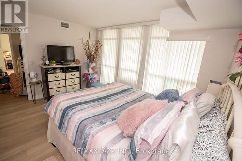 714 - 1600 Charles Street, Whitby (Port Whitby), ON - Indoor Photo Showing Bedroom