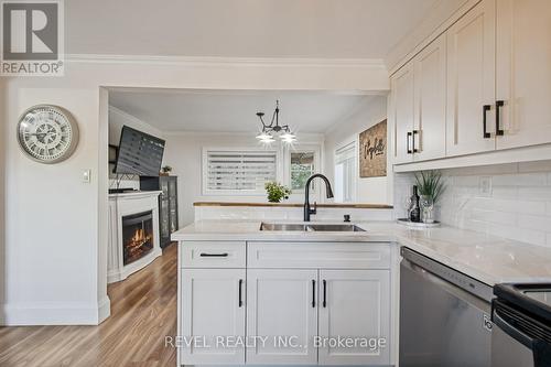84 Jennings Road, Brantford, ON - Indoor Photo Showing Kitchen With Double Sink