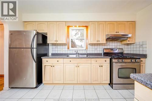 3098 Dominion Boulevard, Windsor, ON - Indoor Photo Showing Kitchen With Double Sink