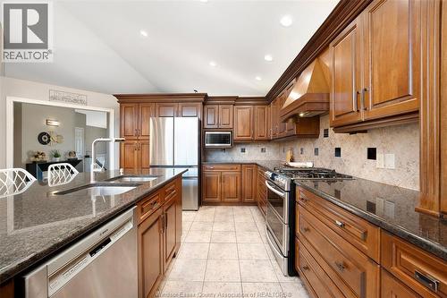 123 Pheasant Run, Lakeshore, ON - Indoor Photo Showing Kitchen