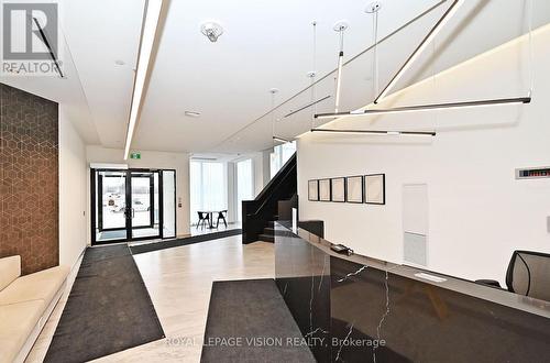 907 - 6 David Eyer Road, Richmond Hill, ON - Indoor Photo Showing Other Room