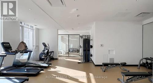 907 - 6 David Eyer Road, Richmond Hill, ON - Indoor Photo Showing Gym Room
