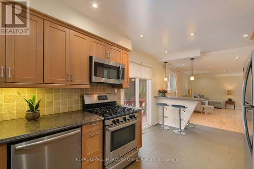 4207 Trapper Crescent, Mississauga, ON - Indoor Photo Showing Kitchen